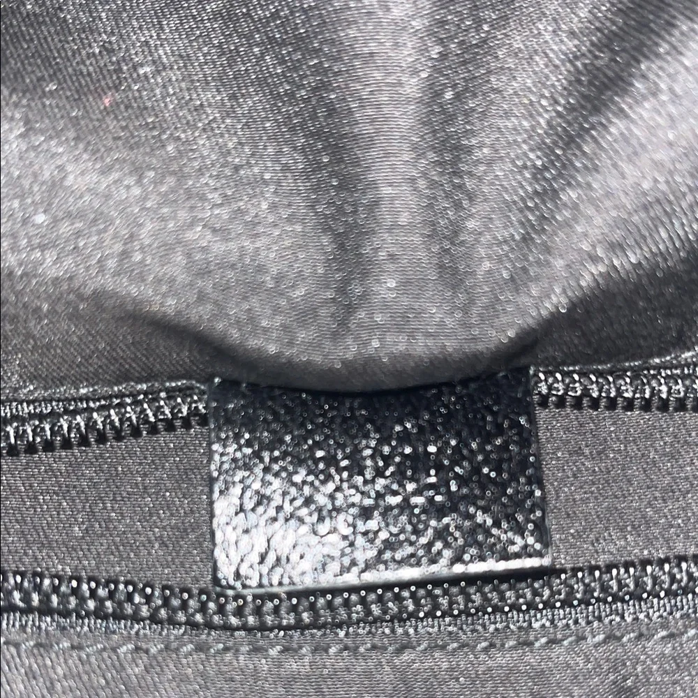 Gucci Black Monogram Shoulder Bag - Picture 8 of 13